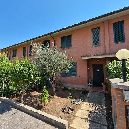 הוילה Gabbro Casa Vacanze Le Rose מראה חיצוני תמונה