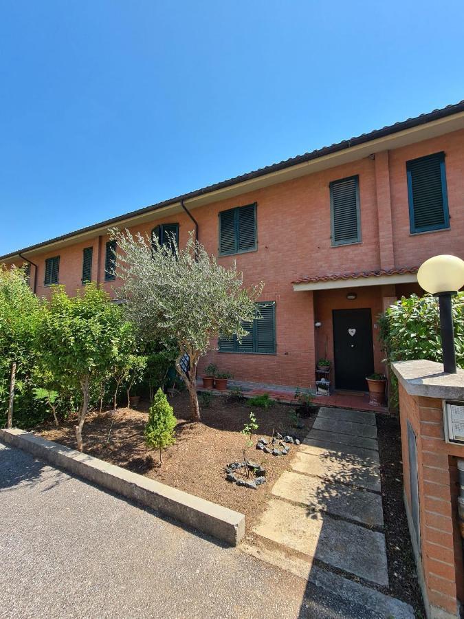 הוילה Gabbro Casa Vacanze Le Rose מראה חיצוני תמונה